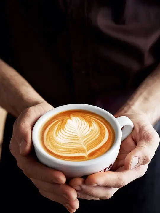 Flat White: Skvěle vyvážený poměr kávy a mléka